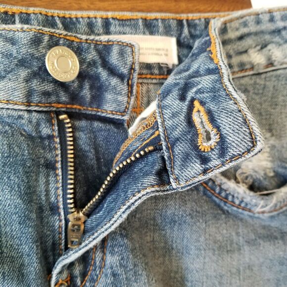 Trafaluc by Zara Womens Shorts Size 4 Distressed Red Side Striped Cut Offs - Picture 4 of 7